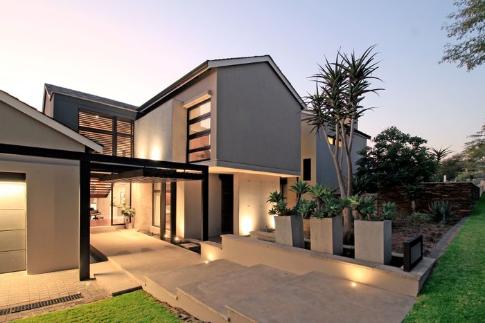 For Sale: House in Waterfall Country Estate with pool, staff accommodation, and solar power.