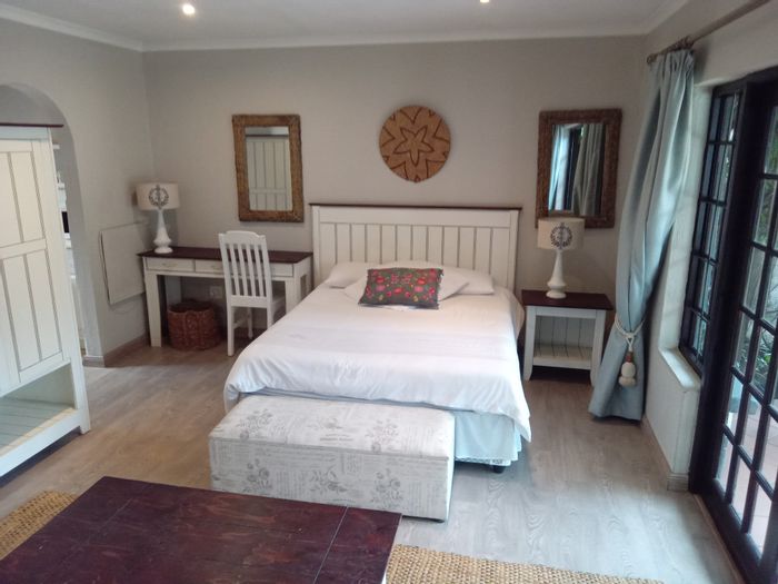 Furnished 1-Bedroom Apartment in Paulshof with Pool, Garden View, and Utilities Included.
