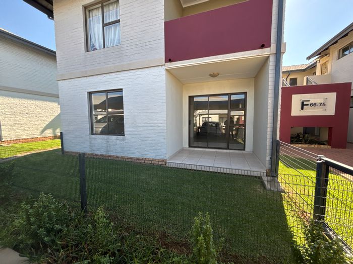 Brentwood Park Townhouse For Sale: 2-bed, pool, clubhouse, solar backup, great investment.