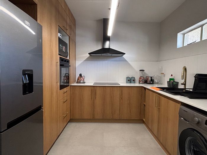 2-Bedroom Apartment To Rent in Noordhang with balcony and lock-up garage.