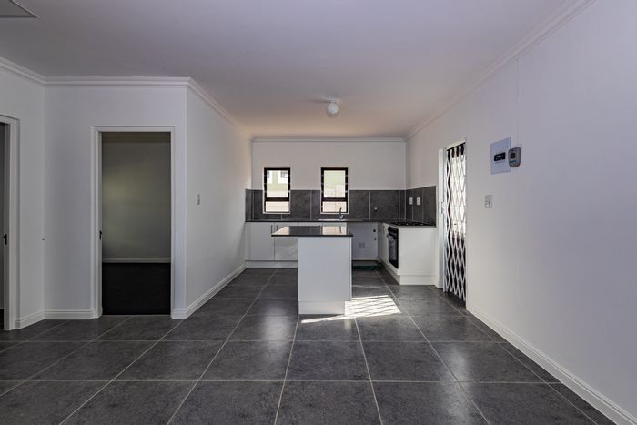 House for Sale in Fisantekraal: 2 beds, solar geyser, family-friendly neighborhood.