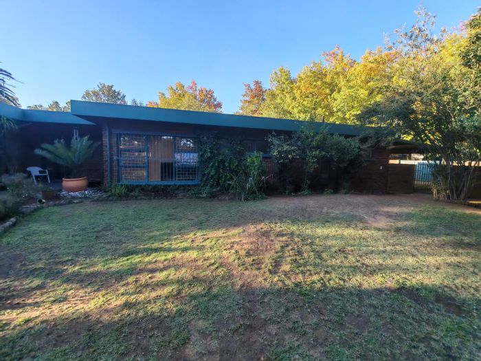 For Sale: Spacious 4-Bedroom House in Sasolburg Ext 23 with Pool and Servant Quarters.