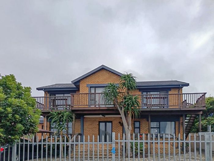 For Sale: Dual homes in Dana Bay, 7 beds, sea views, flexible living options.