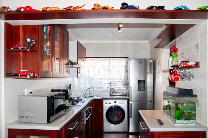 For Sale: Apartment in Vorna Valley with pool, garage, and secure access.