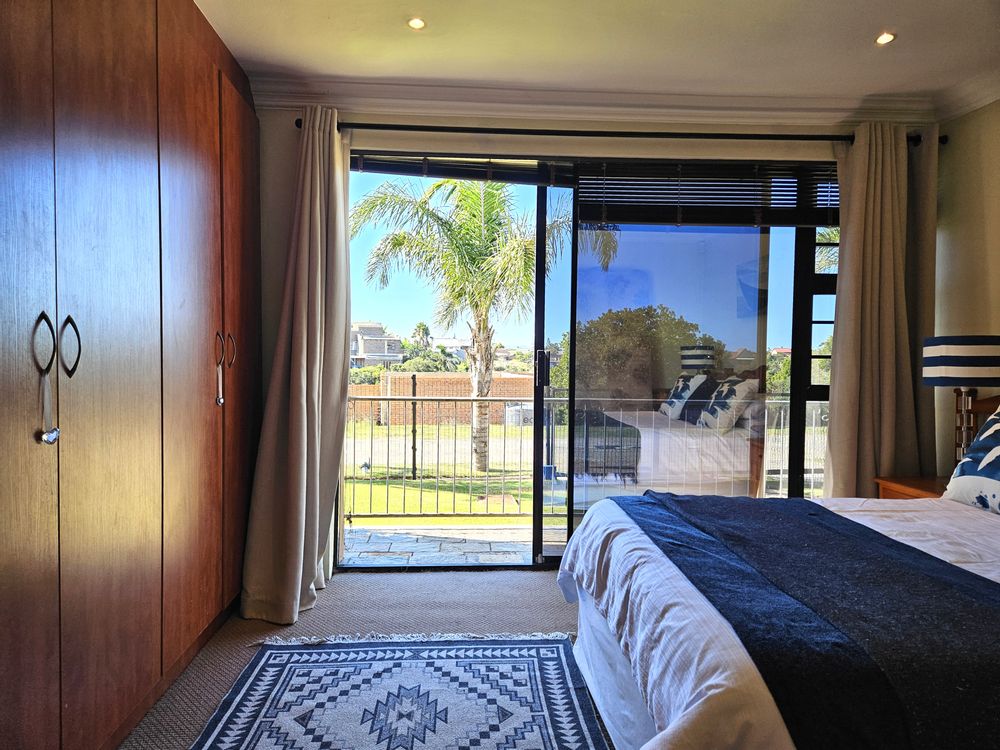 Guest Bedroom & Cupboards