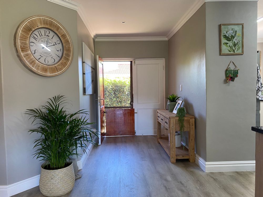 Entrance with double door