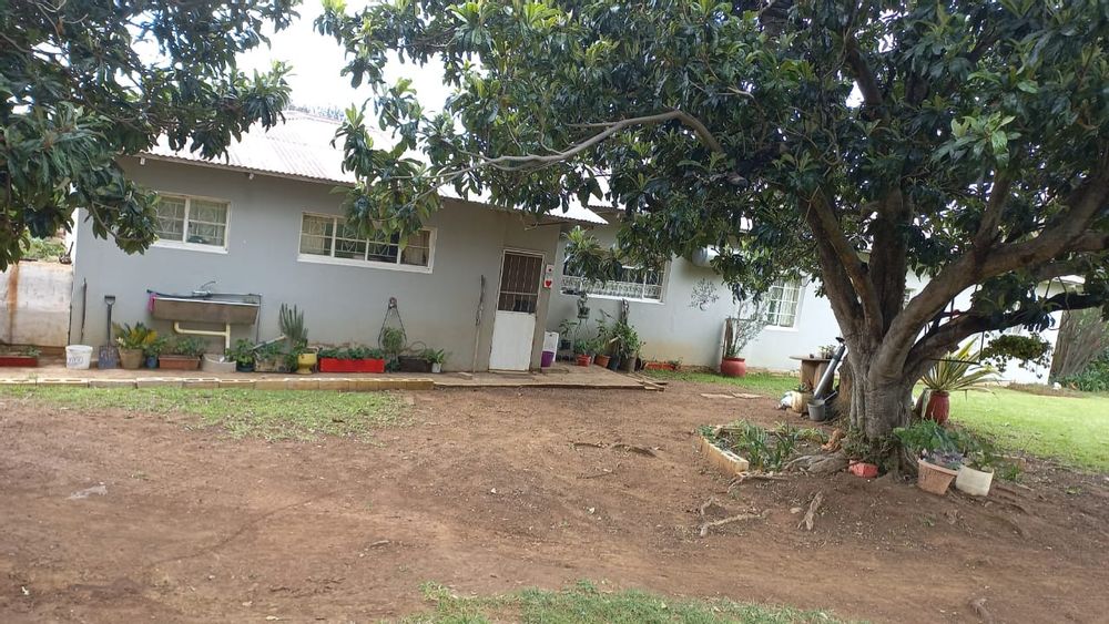 Entrance to Laundry and Kitchen