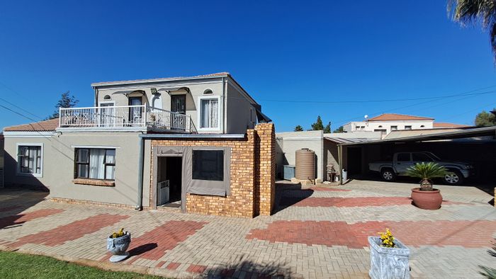 House For Sale in Jordaan Park: 4 bedrooms, indoor braai, landscaped garden, double garage.