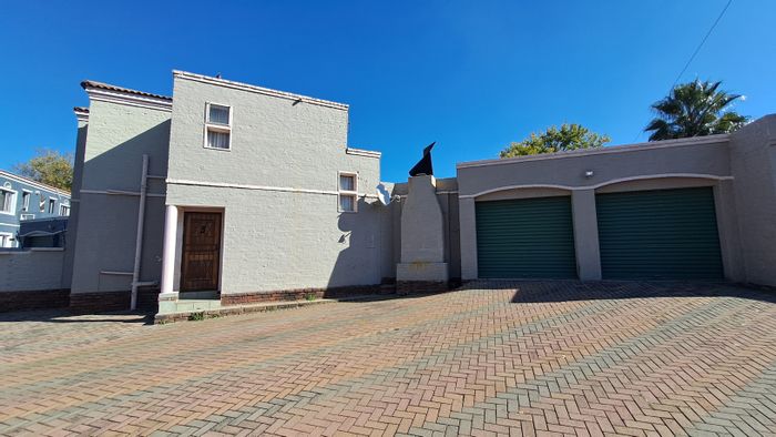 For Sale: House in Jordaan Park with braai area, garden, and double garage.