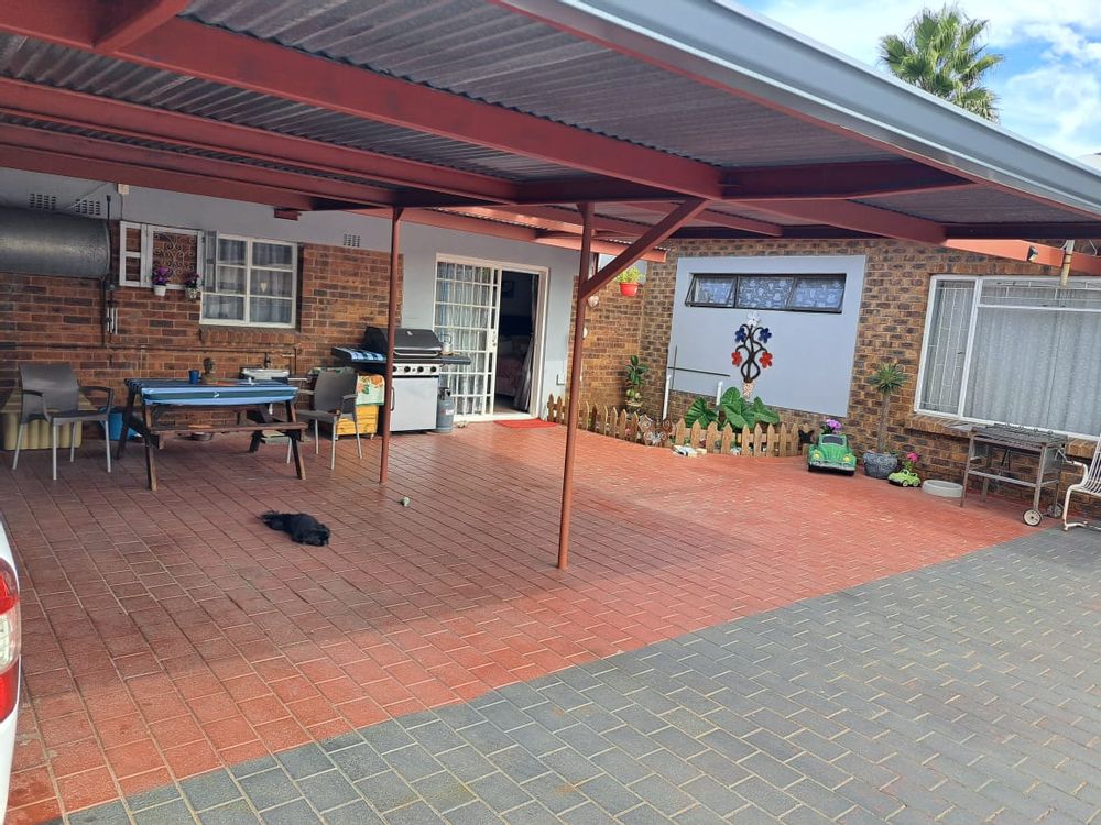 Outside braai area