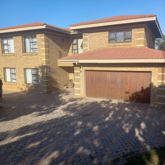 Versatile Reebok house for sale with flatlet, garden, and ample parking.