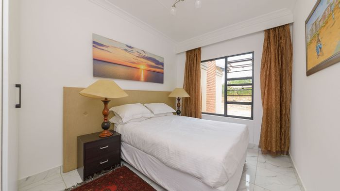 For Sale: 3-bed, 2-bath house in Heatherview with double garage and security.