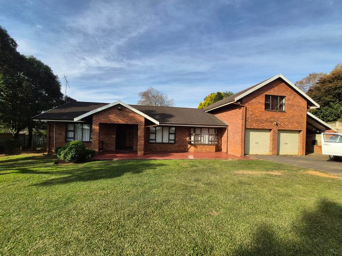 Hiltara Park House For Sale: 4 Bedrooms, Pool, Entertainment Area, Spacious Living.