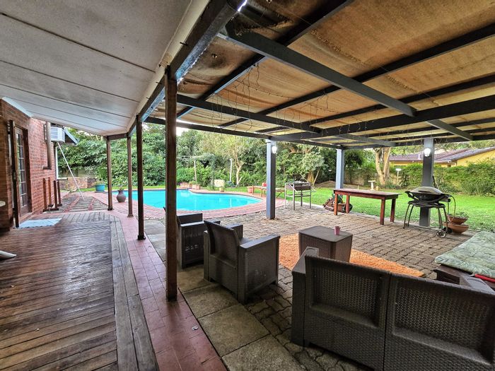 For Sale: Spacious 4-bedroom house in Kwambonambi Central with pool and office.