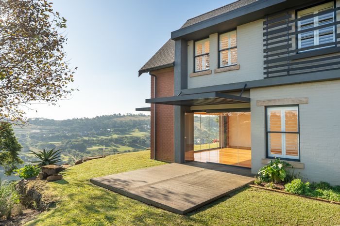 House for Sale in Cotswold Downs: Golf views, separate cottage, extensive amenities.