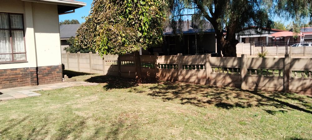 3m wide drive-thru to back garden