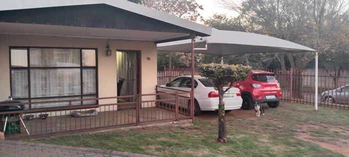 Heidelberg Ext 5 House For Sale: Dual living, flatlet, braai area, near college.