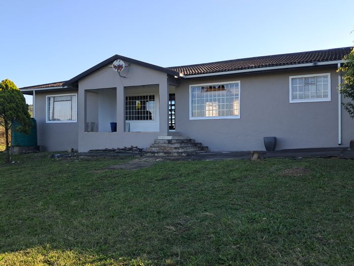 7 Bedroom House in Ashburton For Sale with Large Land, Flatlets, and Garage.