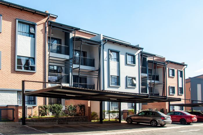 2-Bedroom Apartment For Sale in Waterfall Ridge with Lifestyle Center and Parking.