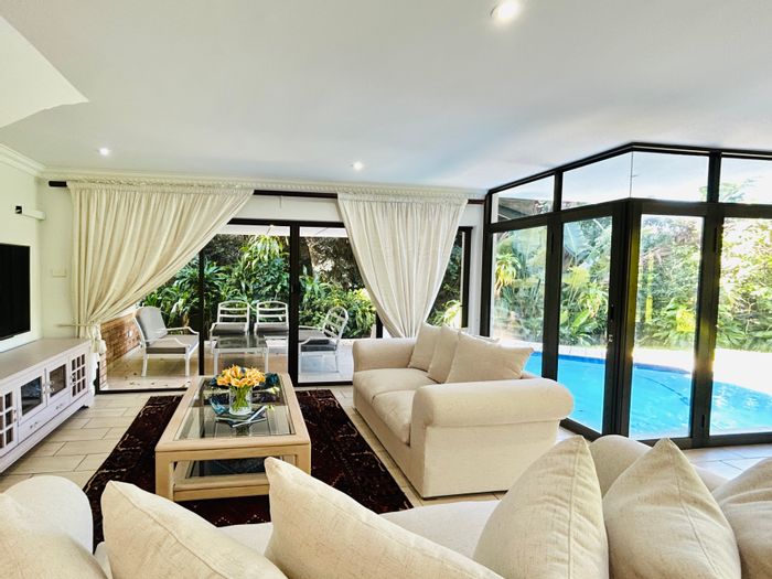 Zimbali House To Rent: 3 beds, pool, outdoor entertainment, ocean views.