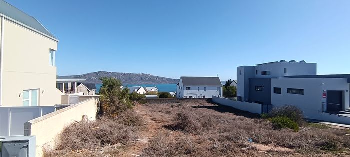 Myburgh Park For Sale: 1064m² vacant land with lagoon views, near beach access.