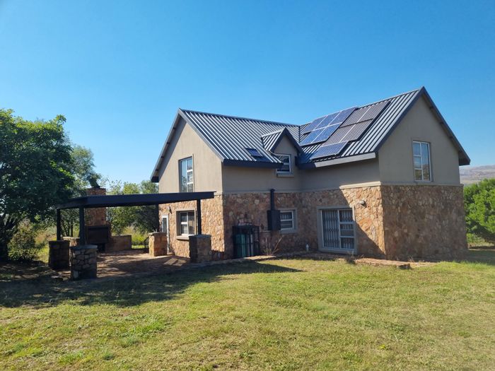 House for Sale in Utopia Nature Estate: Communal pools, tennis court, hiking trails.