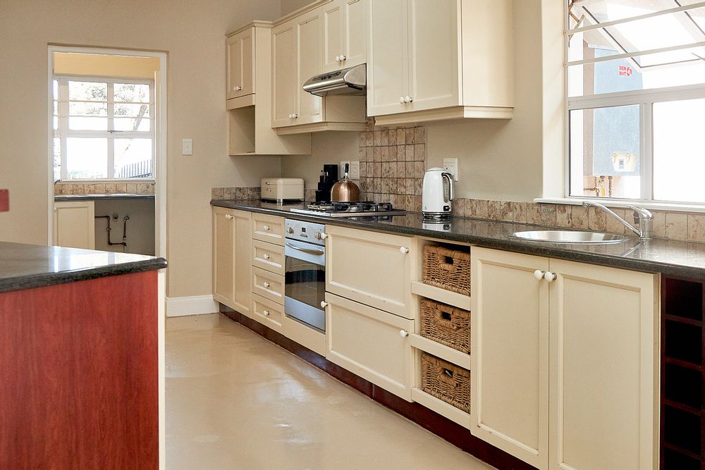 Looking into the kitchen.