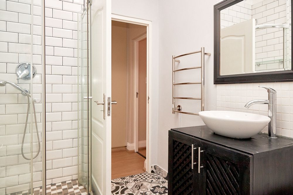 The shared full bathroom.