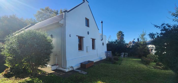 For Sale: 3-Bedroom House with Study, Laundry, Patio in Swellendam Central.