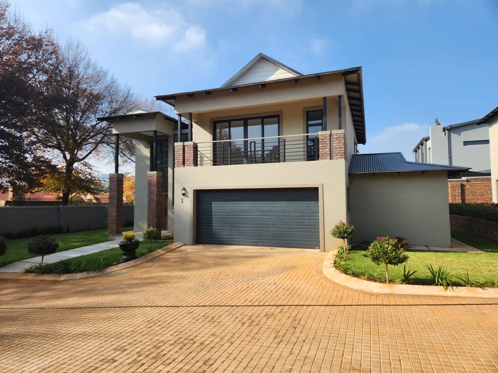 Surrounded with garden and plenty of visitors parking