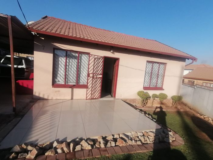 For Sale: 2-Bedroom House in Lotus Gardens with Built-in Wardrobes and Parking.