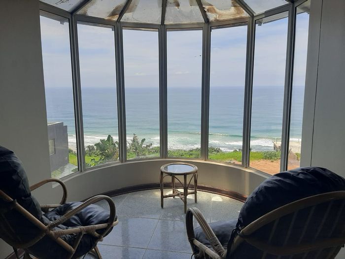 For Sale: House in Treasure Beach, 5 beds, pool, jacuzzi, ocean views.