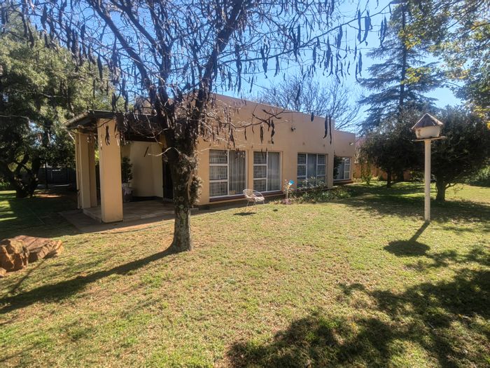 Ferryvale House For Sale: 3 Bedrooms, 2 Bathrooms, Electric Fence, 4 Parking Spaces.