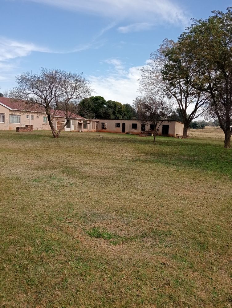 Side viw and external buildings