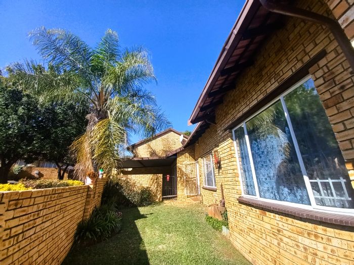 For Sale: Townhouse in Safari Gardens with 3 beds, double garage, and pools.
