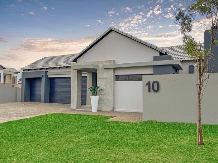 For Sale: Spacious 5-bedroom house in Midstream Estate with braai room and study.