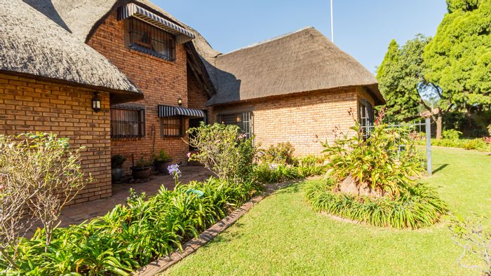 For Sale: Unique Faerie Glen house with study, borehole, and expansive yard.