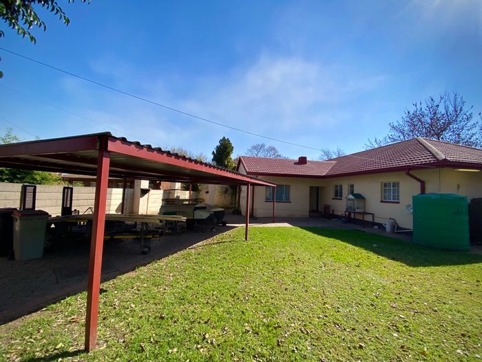 For Sale: House in Kriel Central with 3 bedrooms, carports, and entertainment area.