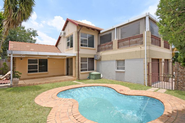 Barbeque Downs House For Sale: 4 beds, pool, garage, close to amenities.