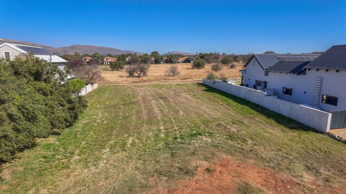 Vacant Land in The Coves For Sale: Secure estate, clubhouse, trails, dam access.