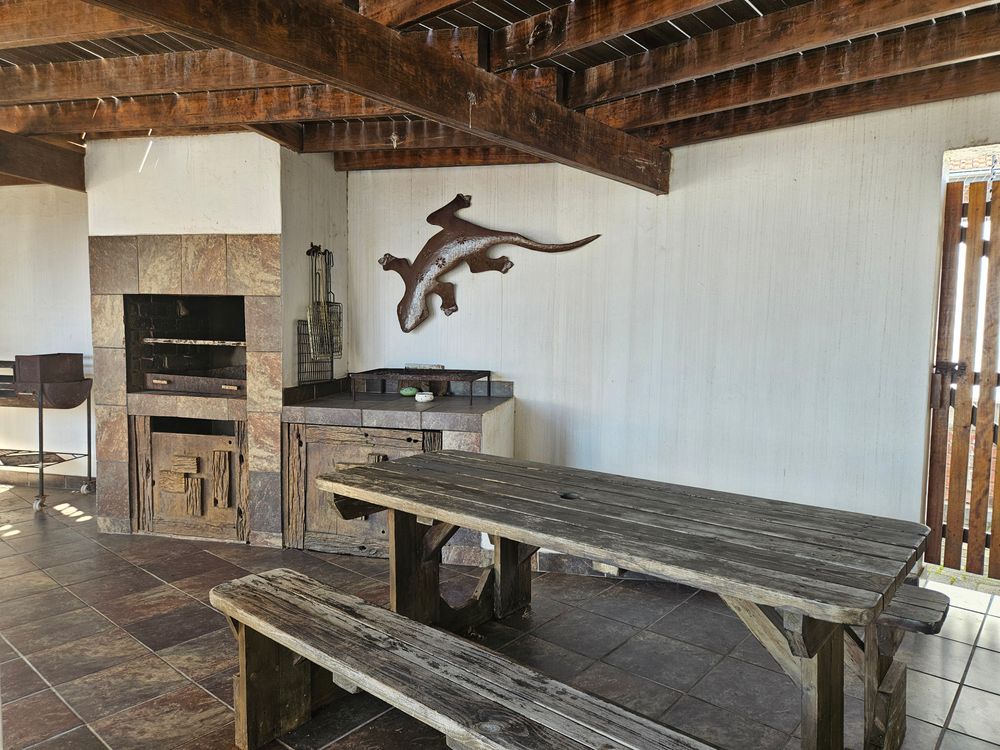 Ground level braai area