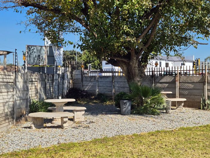 Versatile 3-bedroom house in Polokwane Central, ideal for residential or commercial use.