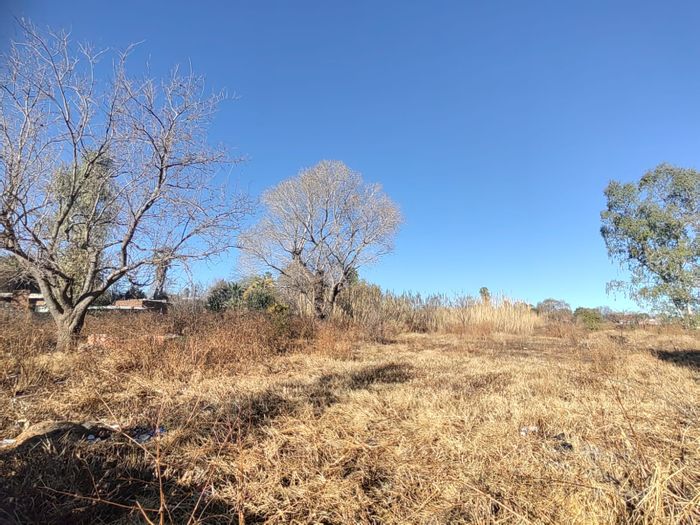 Vacant Land Residential in Parys Central For Sale, 4283 m², subdividable, business rights.