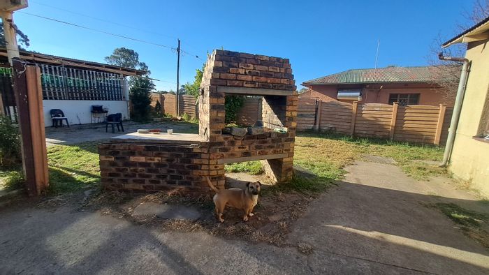 Spacious 5-bedroom house with flatlet, braai area in Grootvlei Central, For Sale.