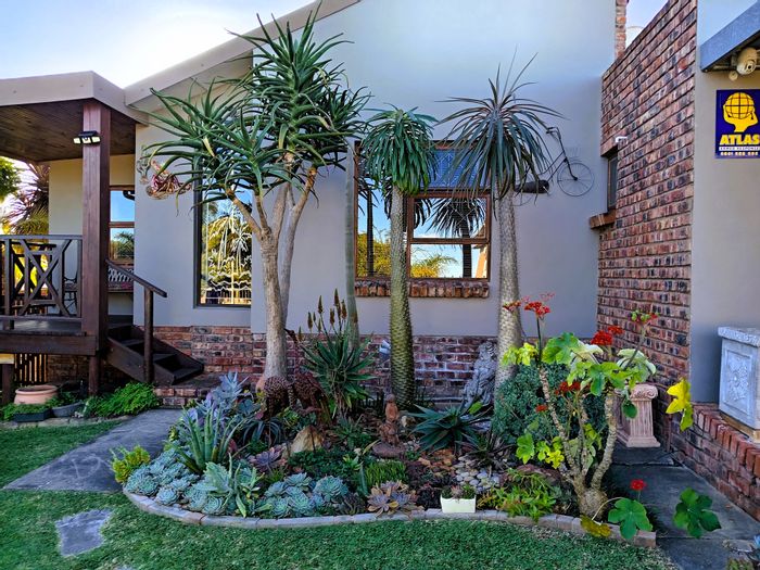 For Sale: House in Strelitzia Park with 3 beds, garden, and decks.