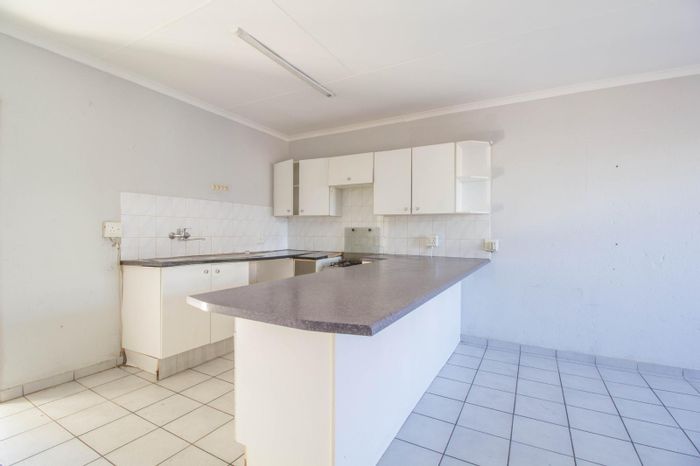 3-Bedroom Apartment For Sale in Bronberrick with balcony, braai facilities, and secure parking.