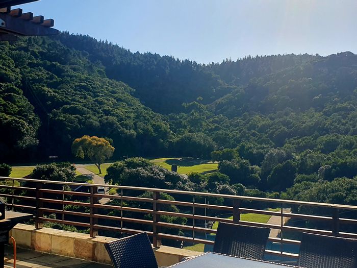 Herolds Bay Apartment For Sale: 2 bedrooms, beach access, pool, and rental potential.