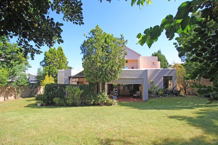 Kyalami Estates House For Sale: 3 Bedrooms, garden, patio, clubhouse access.