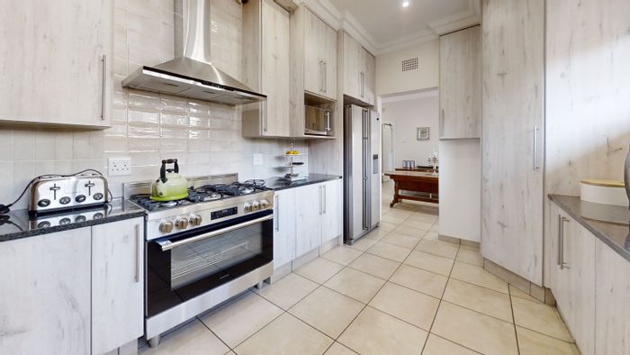 Libradene House For Sale: 3 beds, pool, bachelor flat, close to amenities.