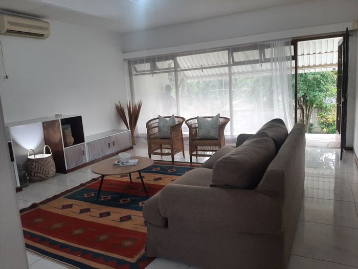 For Sale: Bonnie Doon House with 3 beds, courtyard, flat, and double garage.